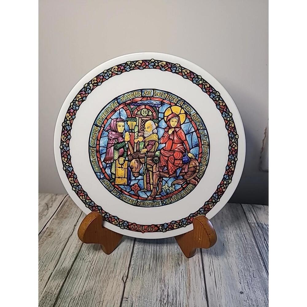 Vintage Henri d'Arceau-Limoges Porcelain Noel Vitrail 1977 Christmas Plate #3